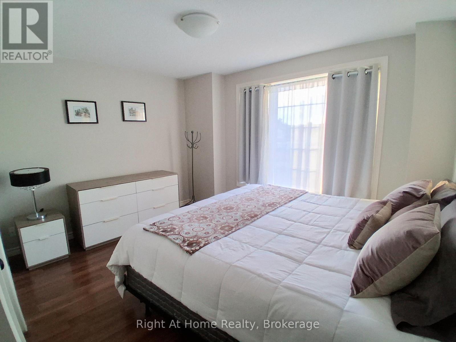 Photo 12 of 5524 Fraser Street, Niagara Falls ON