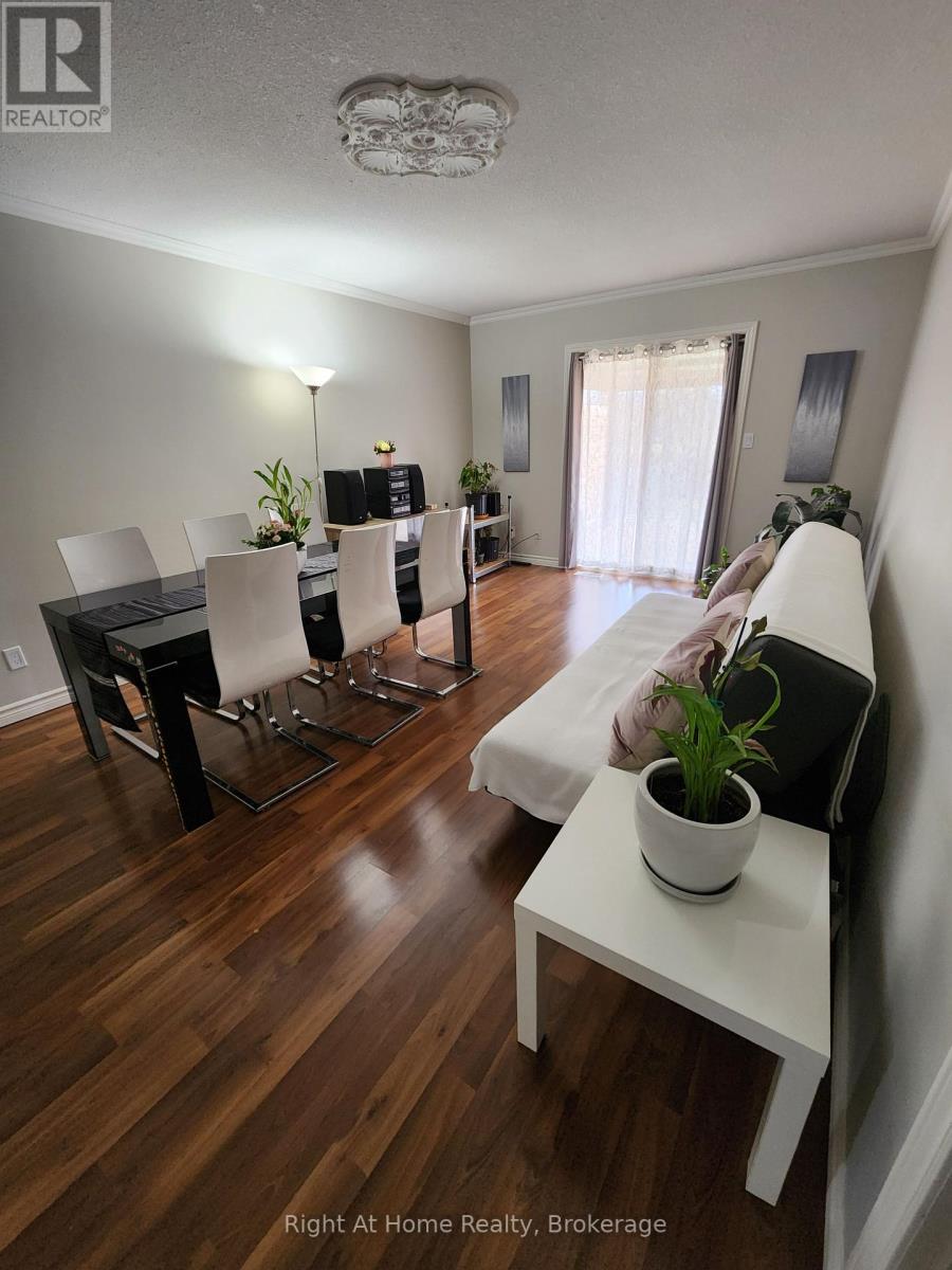 Photo 8 of 5524 Fraser Street, Niagara Falls ON