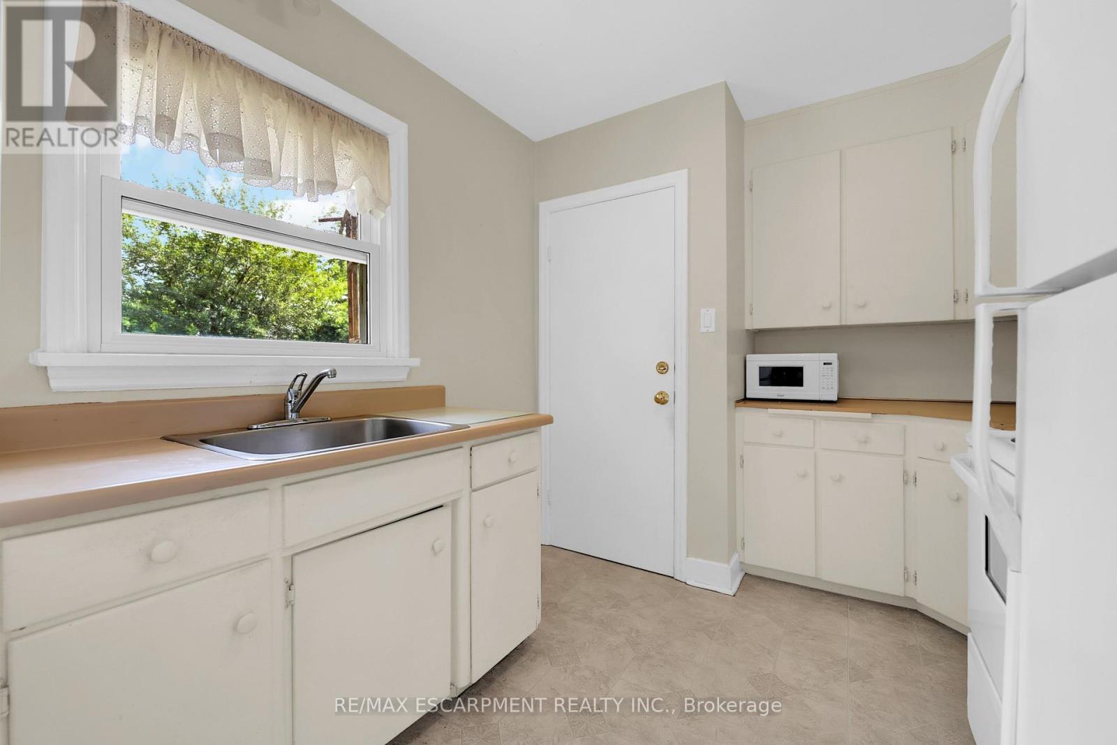 Photo 18 of 25 Elm Ridge Drive, St Catharines ON