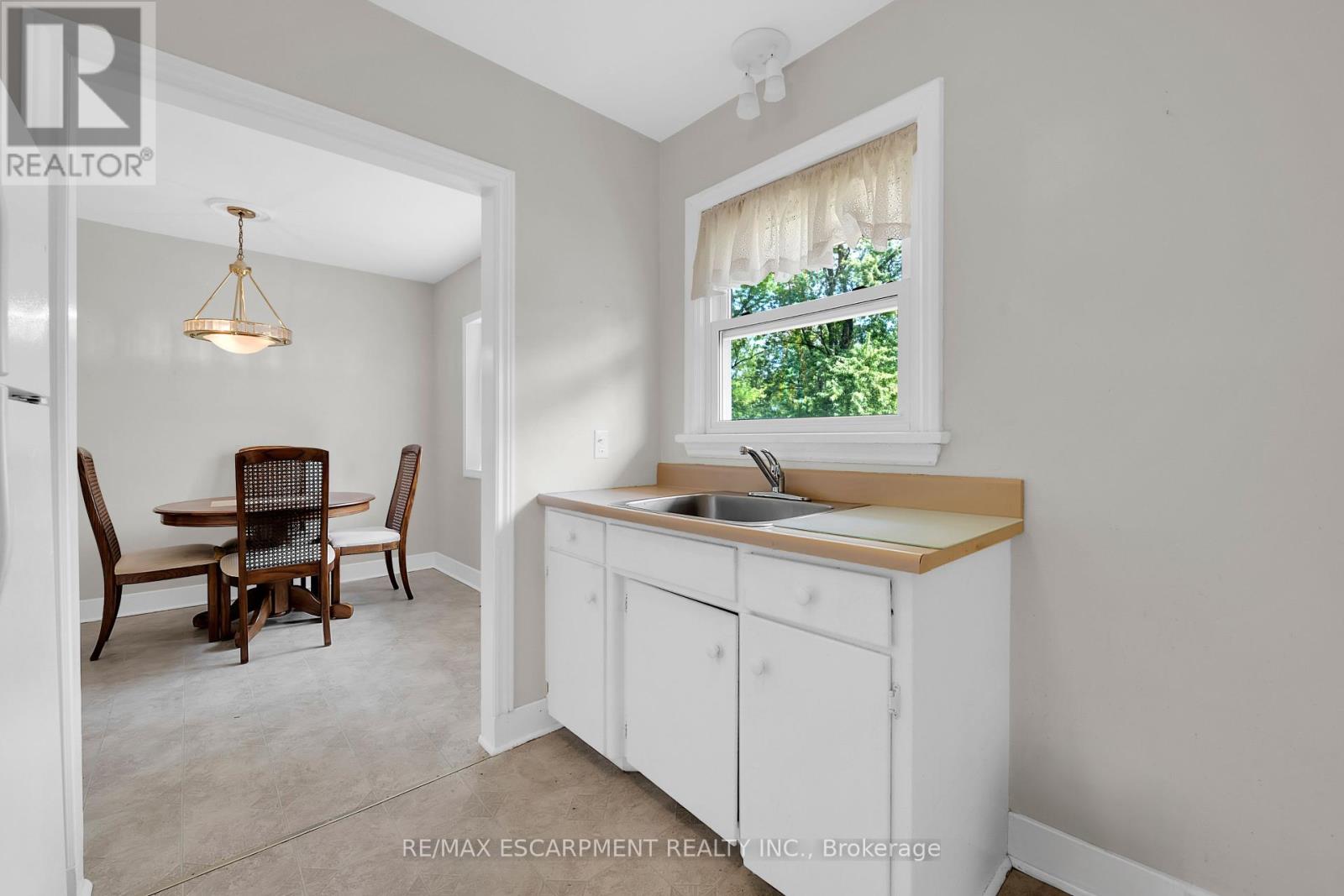 Photo 8 of 25 Elm Ridge Drive, St Catharines ON