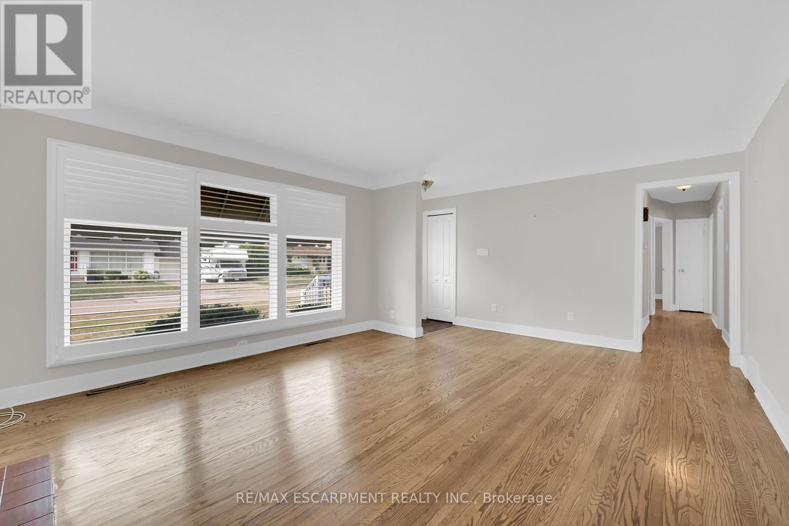 Photo 4 of 25 Elm Ridge Drive, St Catharines ON