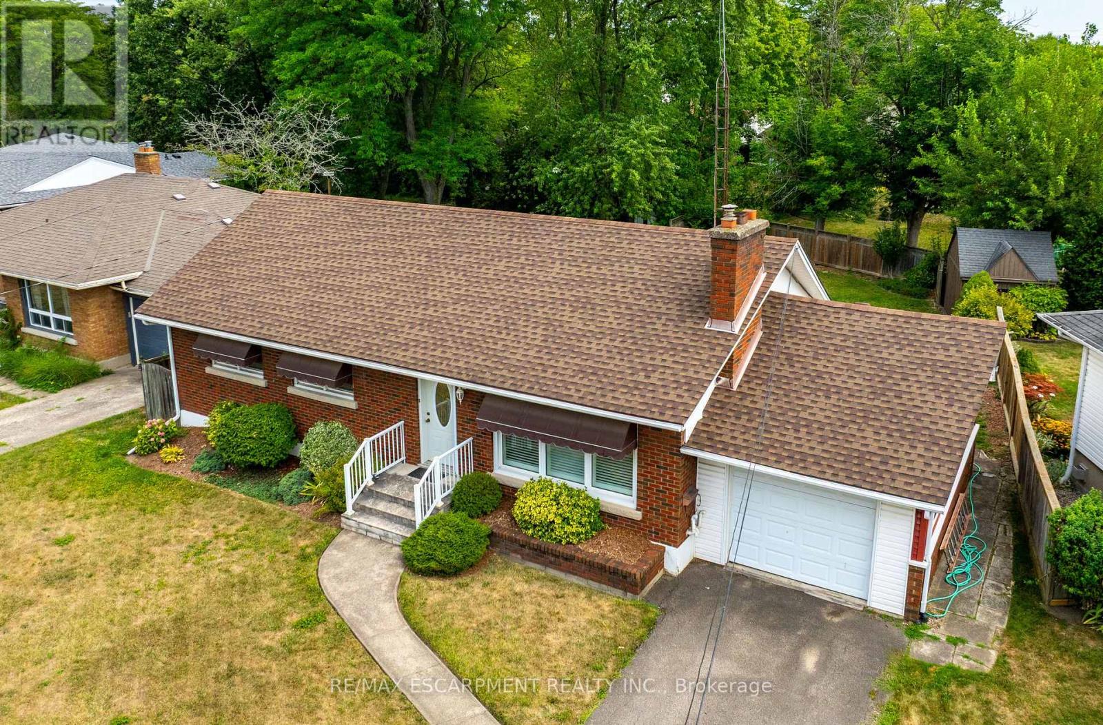 Photo 12 of 25 Elm Ridge Drive, St Catharines ON