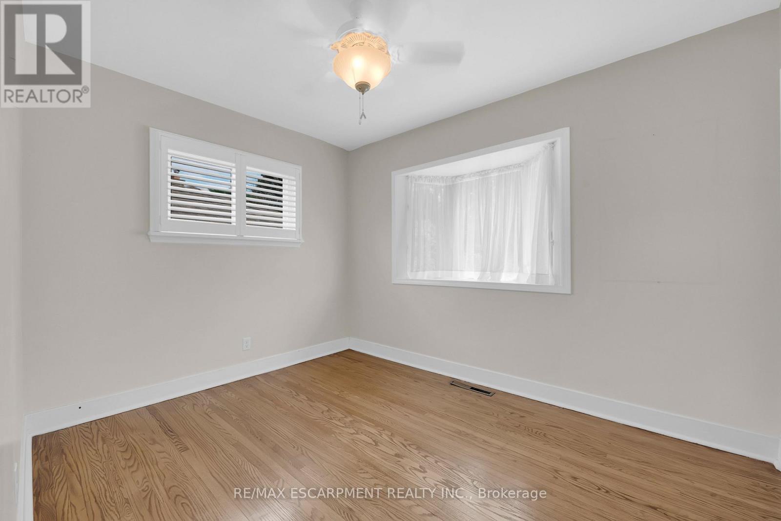 Photo 1 of 25 Elm Ridge Drive, St Catharines ON