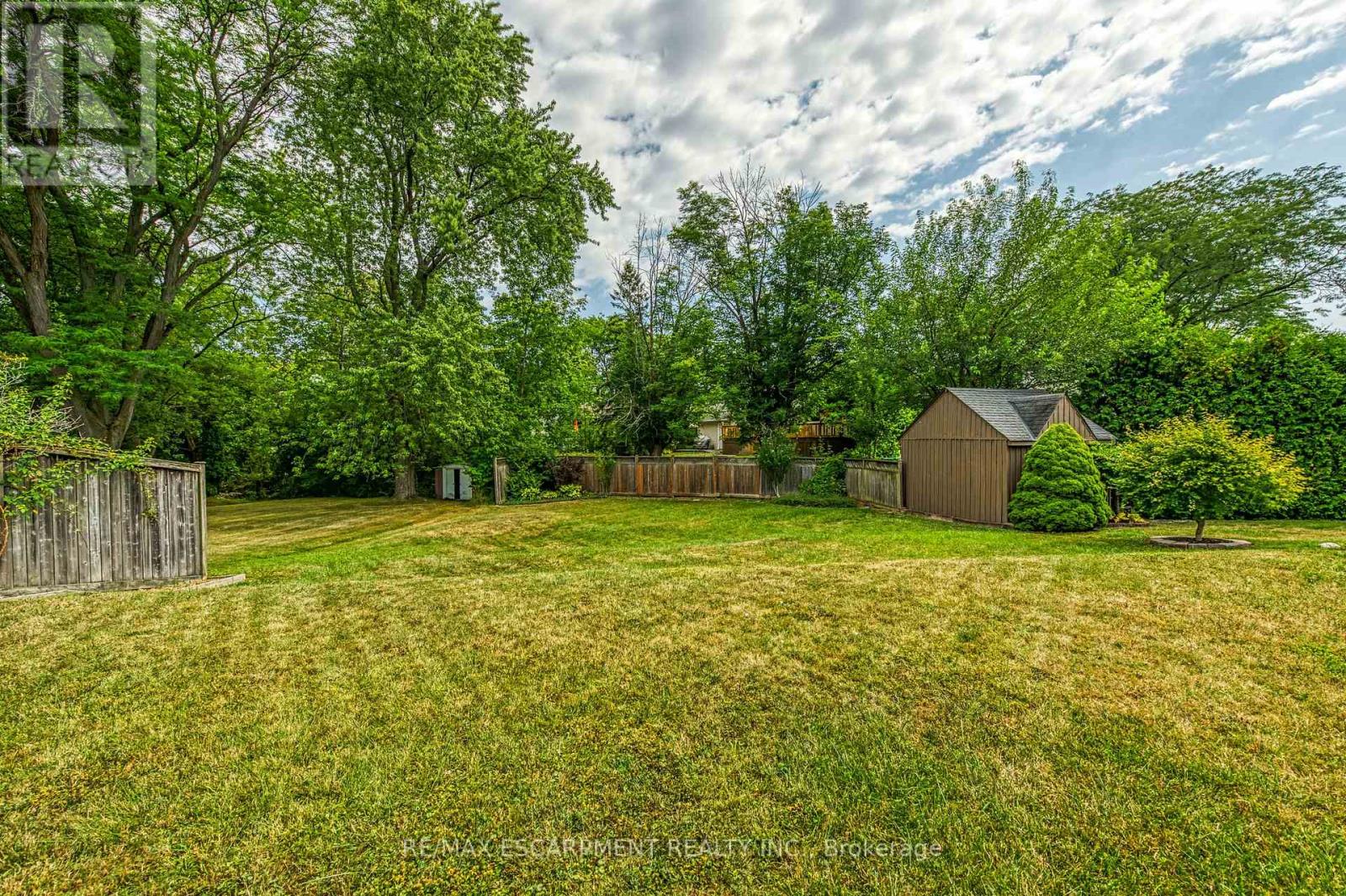 Photo 14 of 25 Elm Ridge Drive, St Catharines ON
