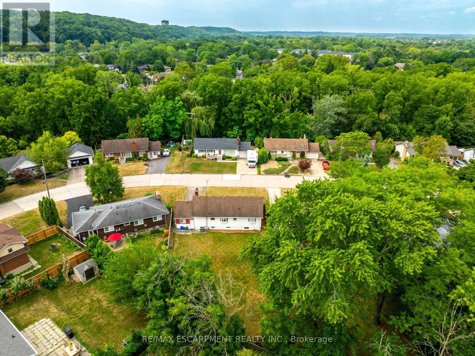 Photo 5 of 25 Elm Ridge Drive, St Catharines ON
