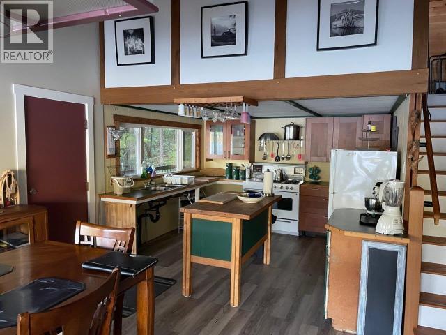 A-10640 POWELL LAKE, Powell River