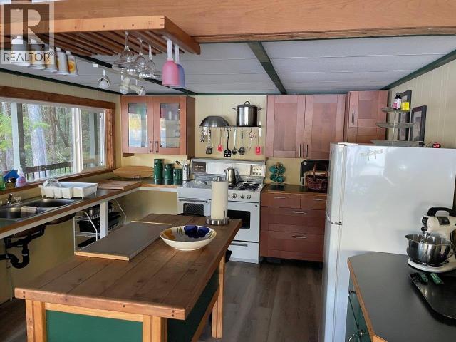 A-10640 POWELL LAKE - 12
