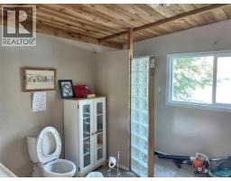 A-10640 Powell Lake, Powell River, BC  Photo 17