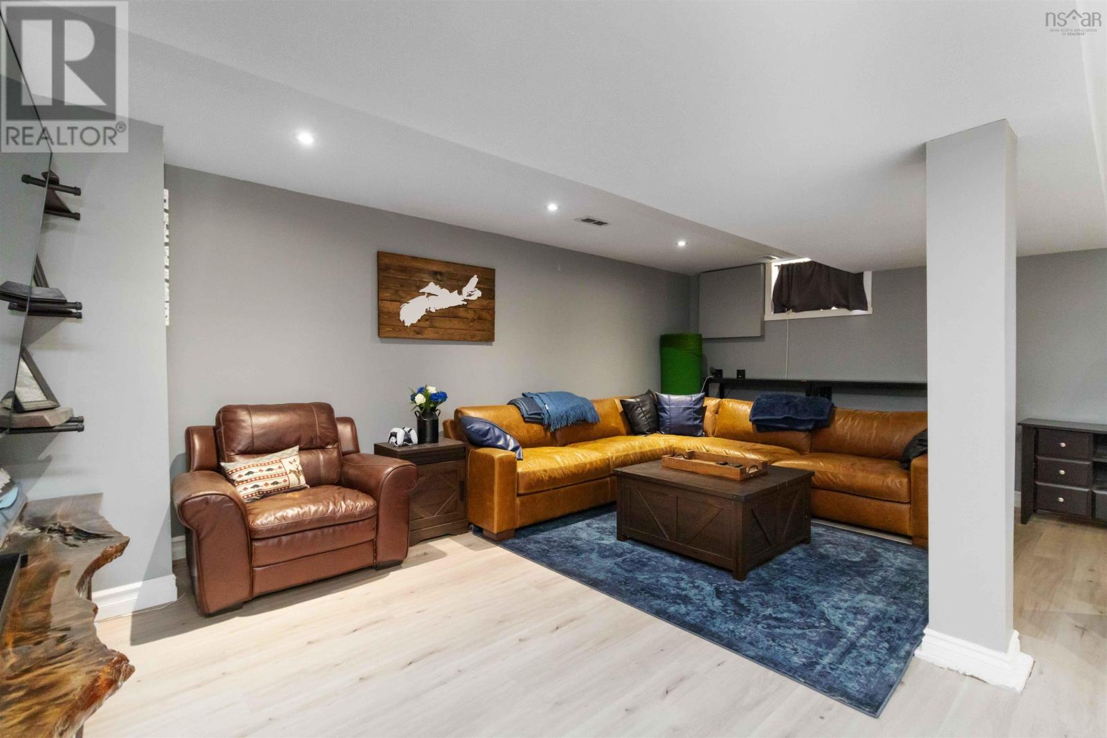 Photo 1 of 13 Willowdale Drive, Dartmouth NS
