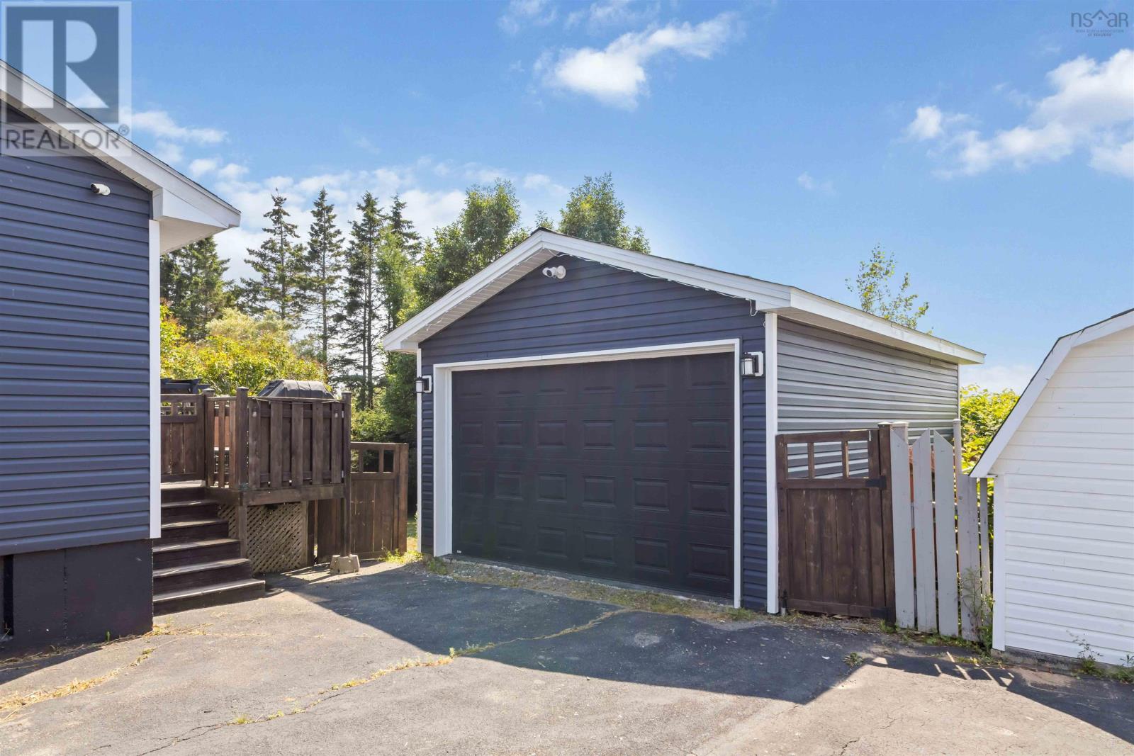 Photo 3 of 13 Willowdale Drive, Dartmouth NS