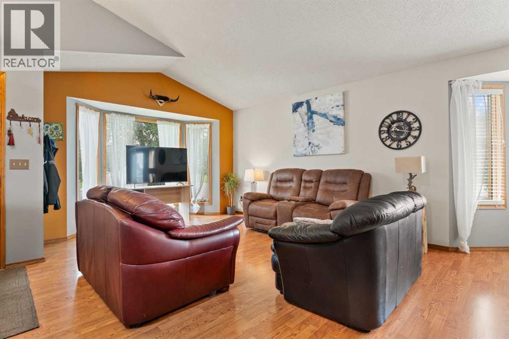 Photo 11 of 109 Downey Place, Okotoks AB