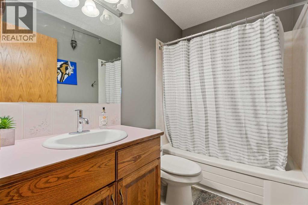 Photo 19 of 109 Downey Place, Okotoks AB