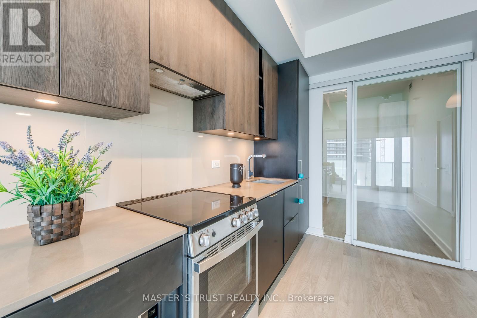Photo 43 of 5506 3900 Confederation Parkway, Mississauga ON