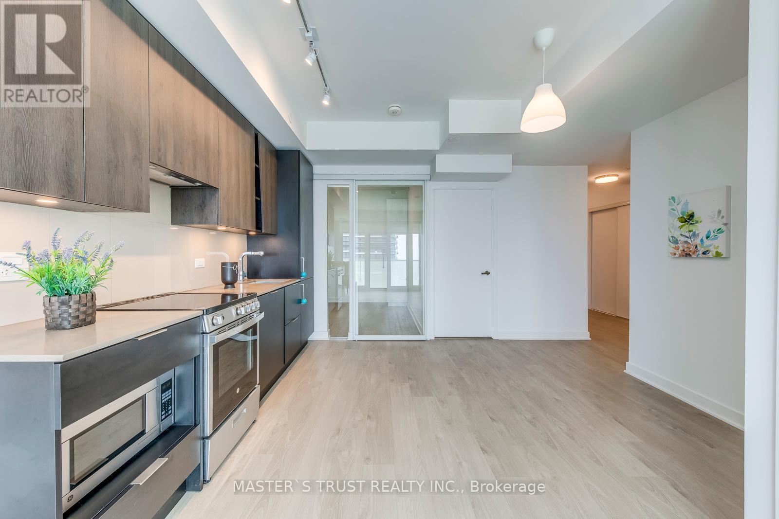 Photo 35 of 5506 3900 Confederation Parkway, Mississauga ON