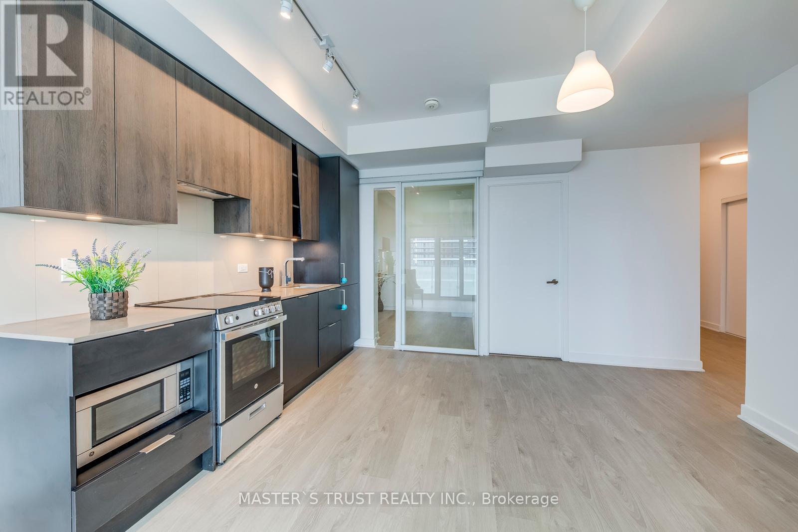 Photo 5 of 5506 3900 Confederation Parkway, Mississauga ON