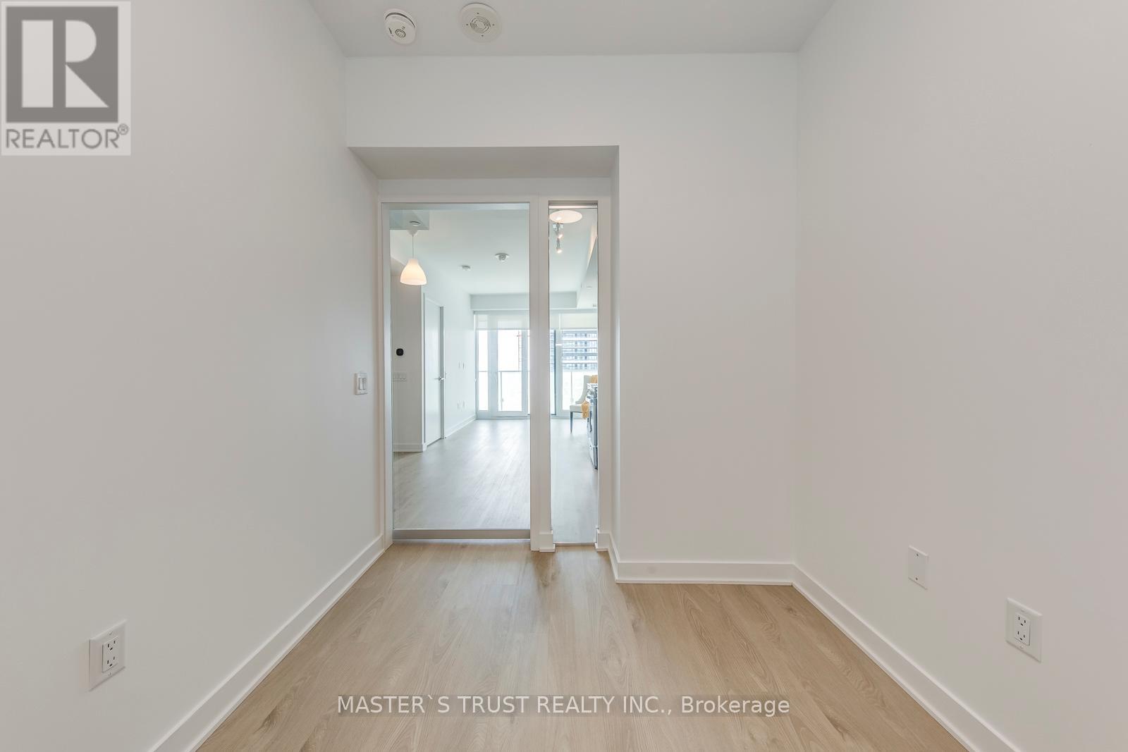 Photo 9 of 5506 3900 Confederation Parkway, Mississauga ON