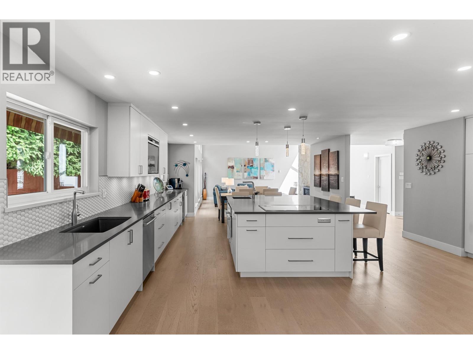 Photo 11 of 5279 3 A Avenue, Delta BC