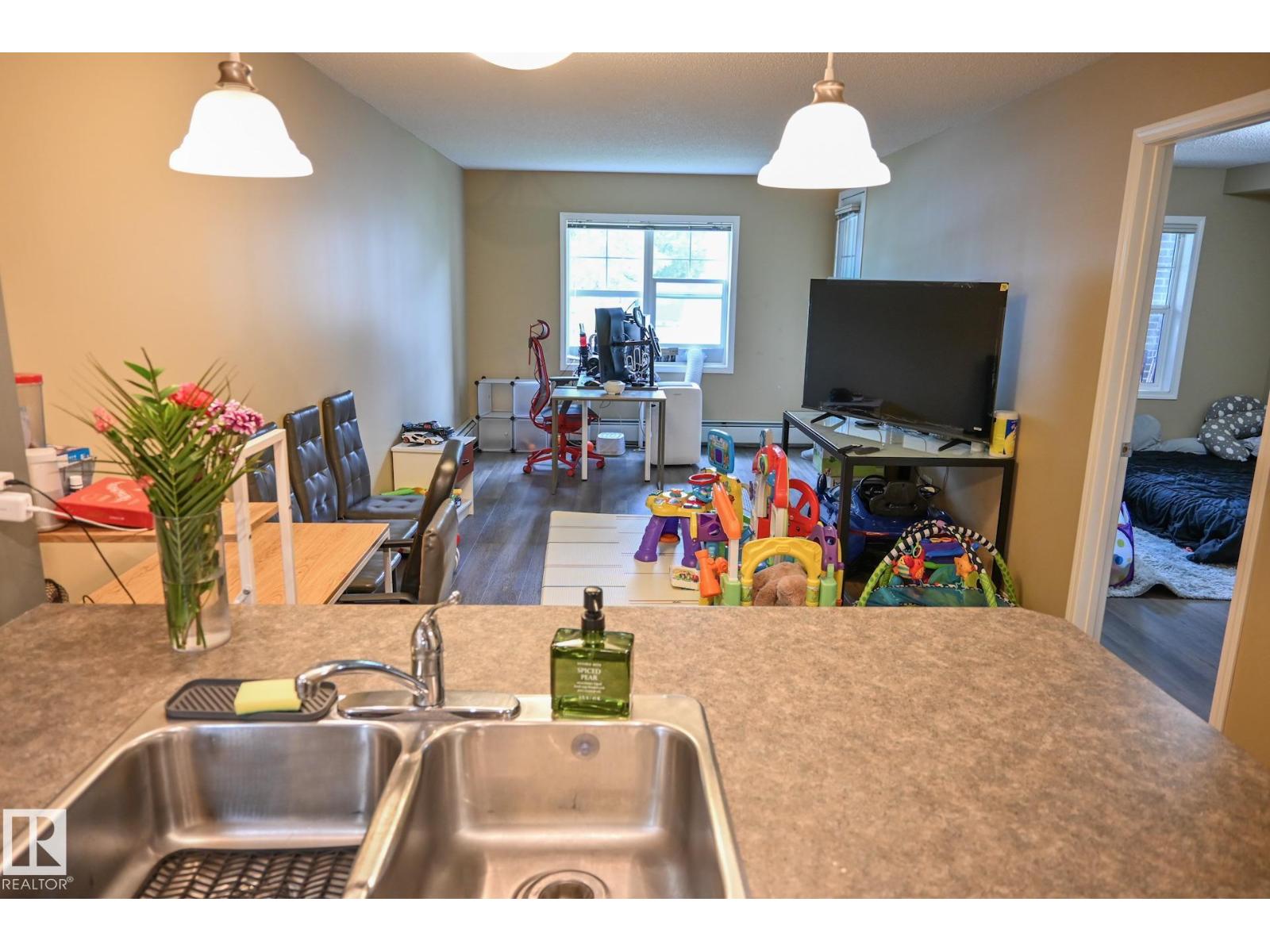Photo 10 of 113 630 Mcallister Lo Sw, Edmonton AB