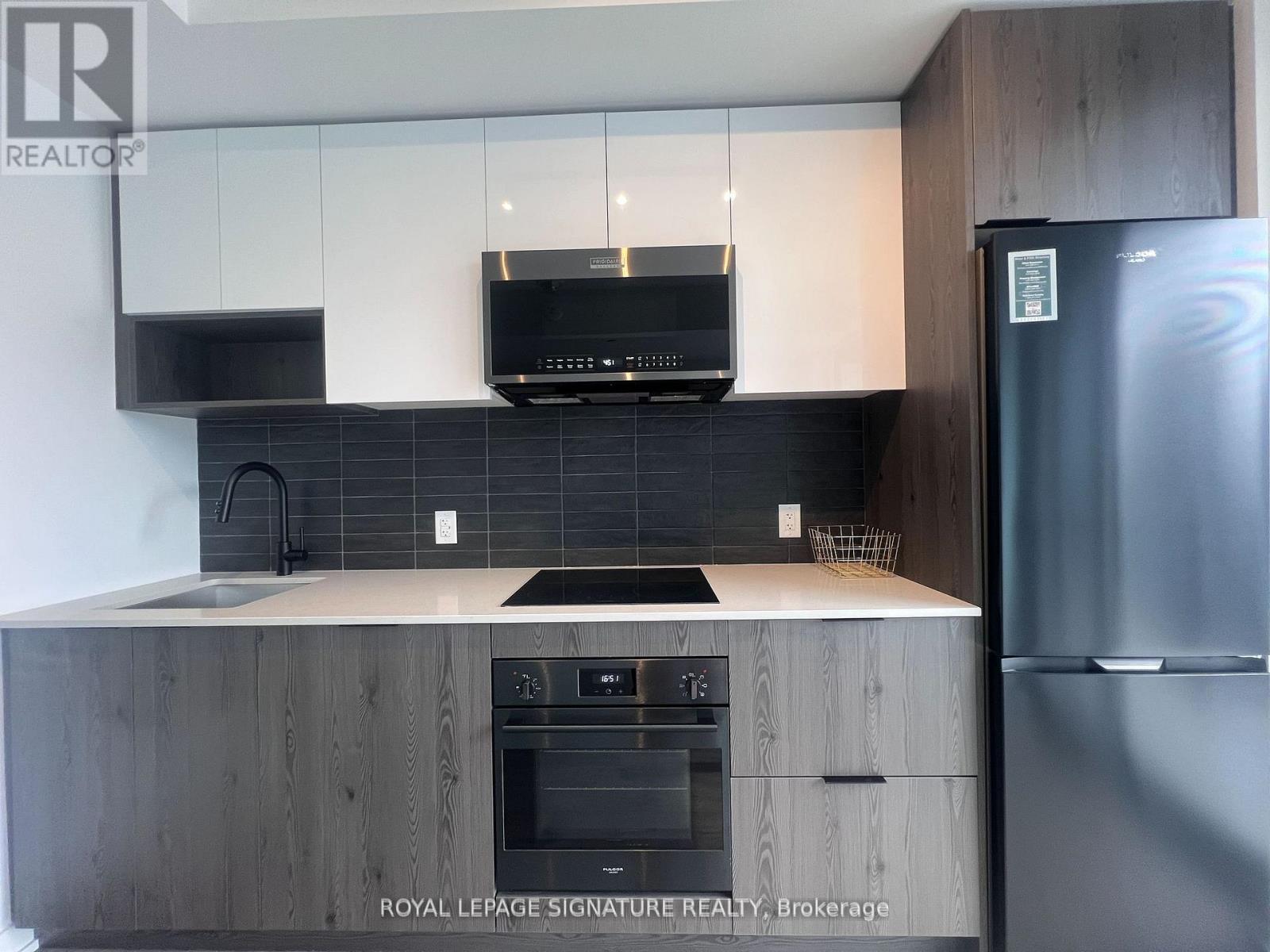 Photo 2 of 1507 5 Defries Street, Toronto ON