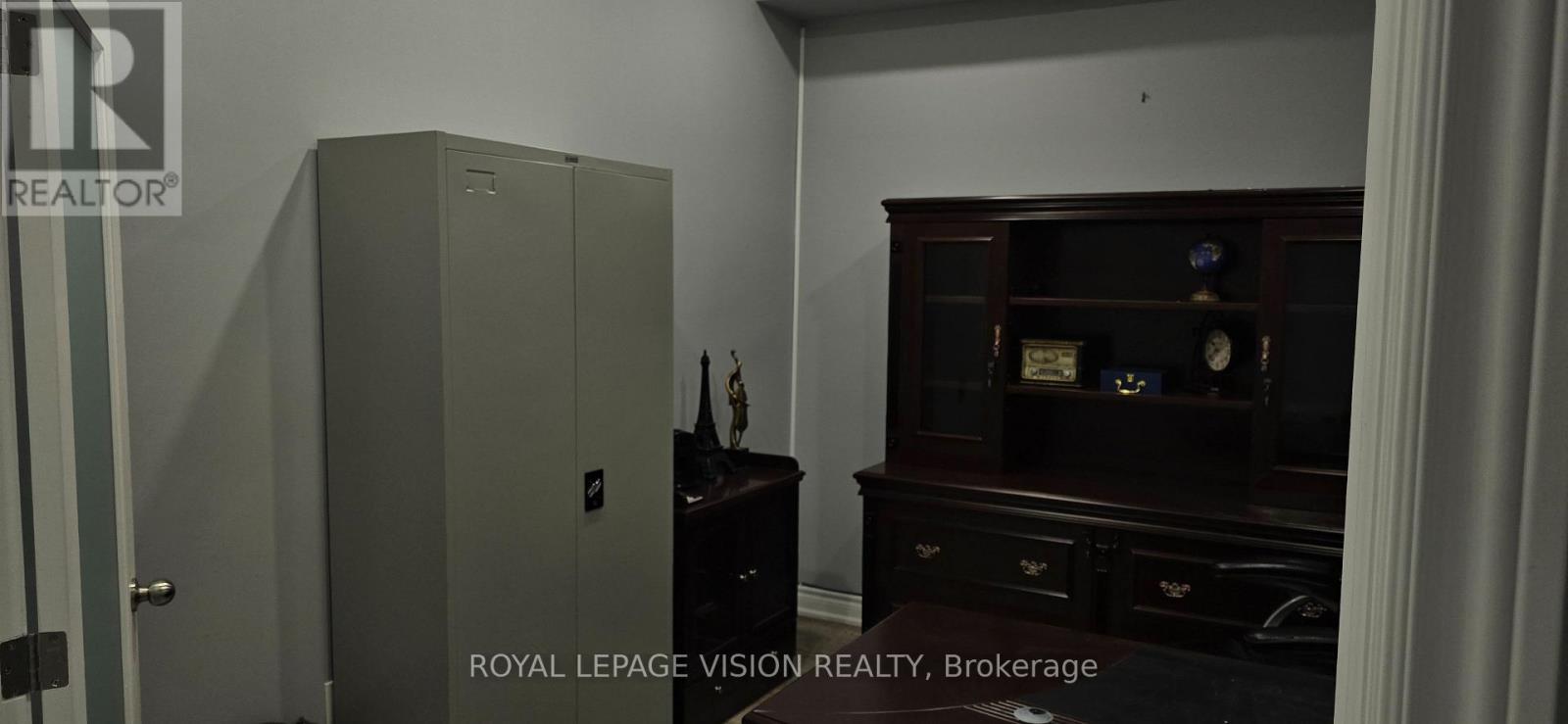 Photo 11 of 2364 Kingston Road, Toronto ON