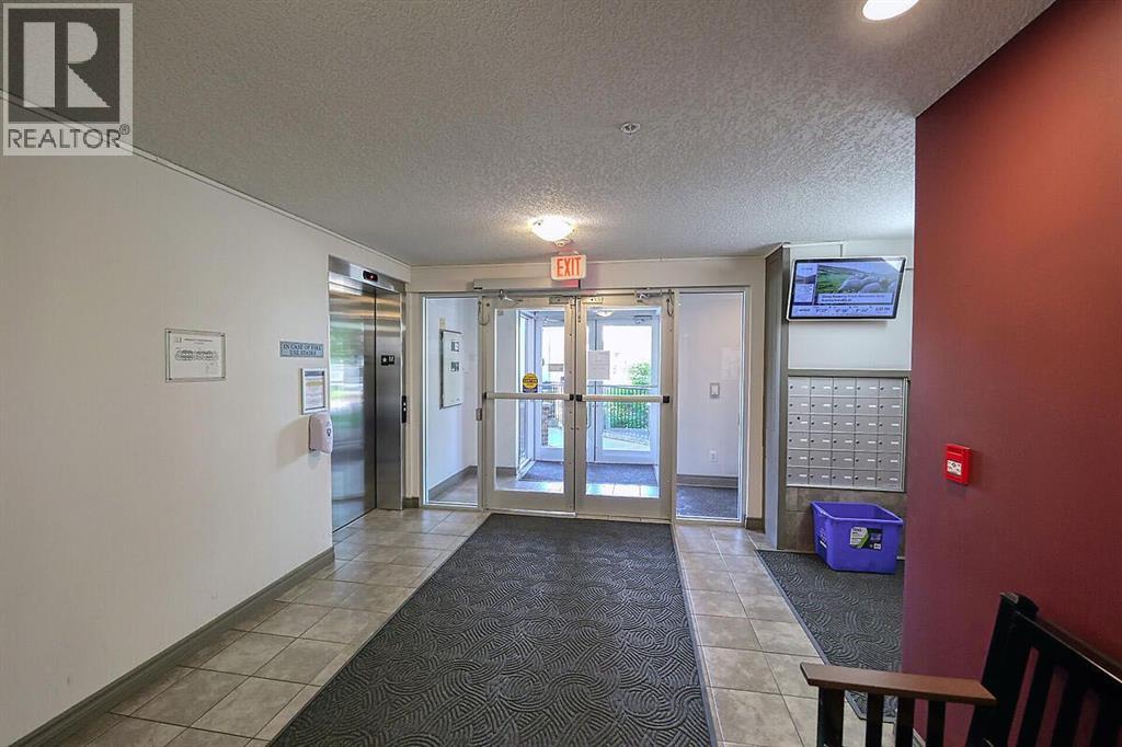 Single Family House for Sale in   Royal Oak Plaza NW Royal Oak Calgary 