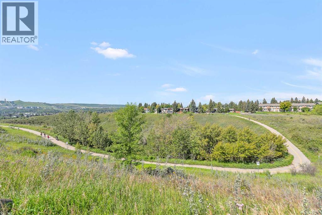 Single Family House Bi-level for Sale in  Silverdale Place NW Silver Springs Calgary 