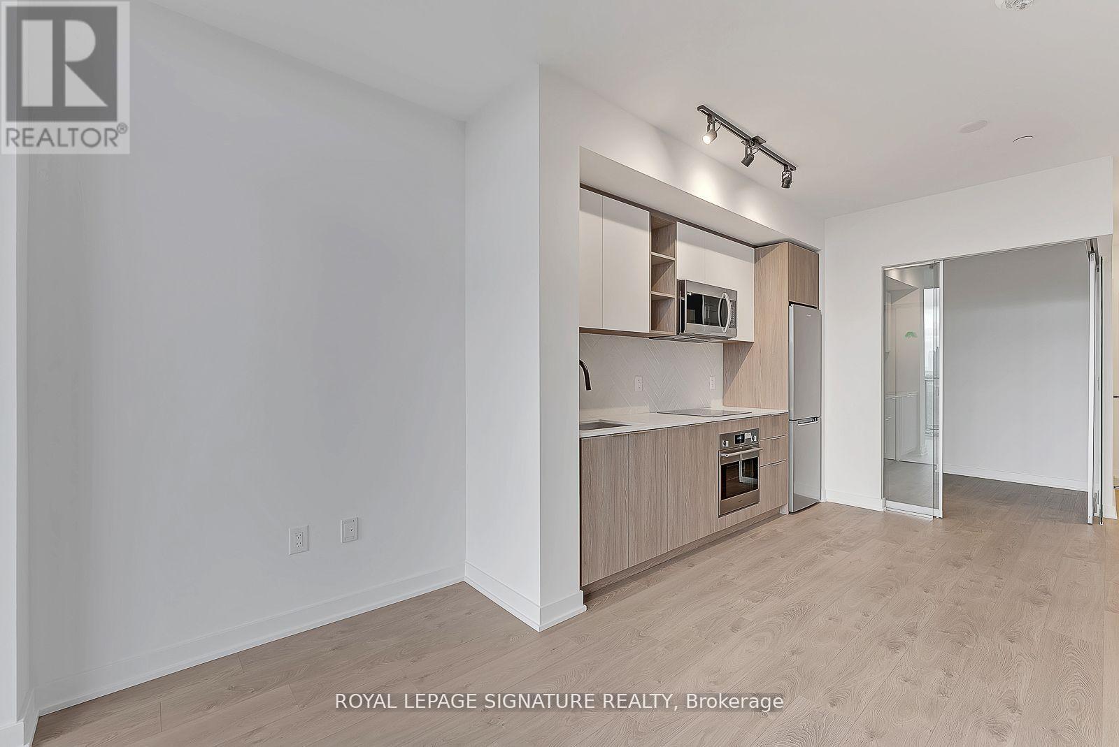 Photo 6 of 905 36 Zorra Street, Toronto ON