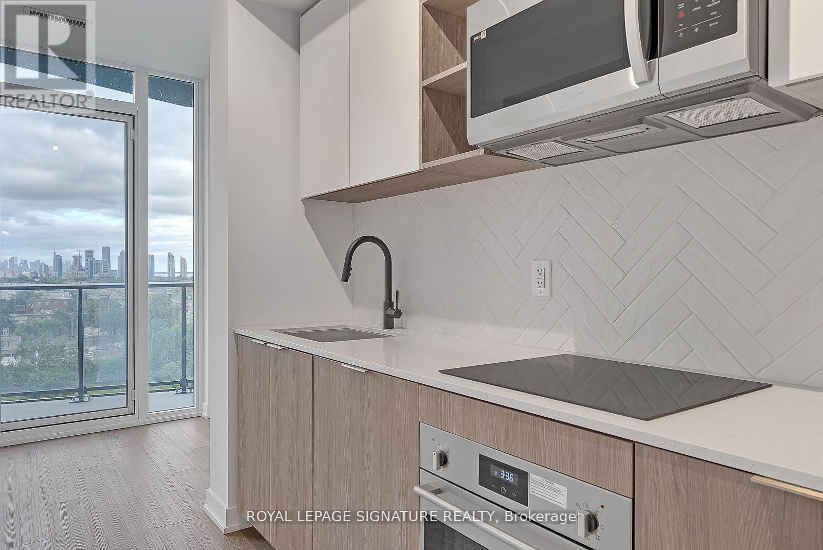 Photo 10 of 905 36 Zorra Street, Toronto ON