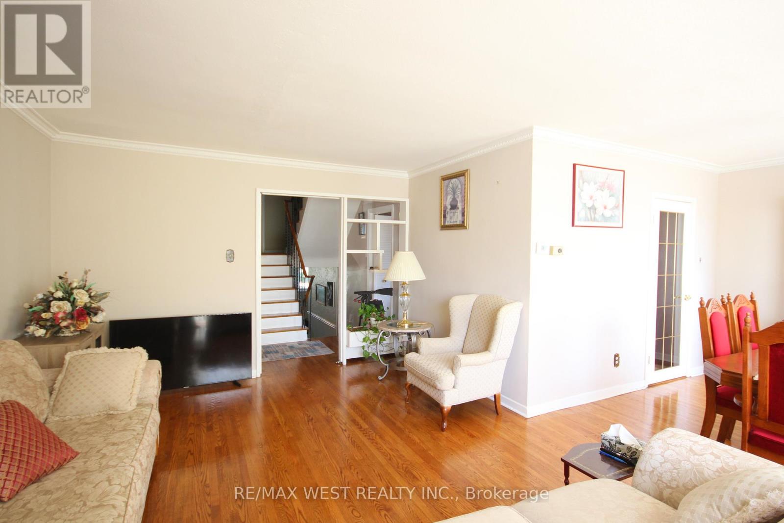 Photo 24 of 84 Orpington Crescent, Toronto ON