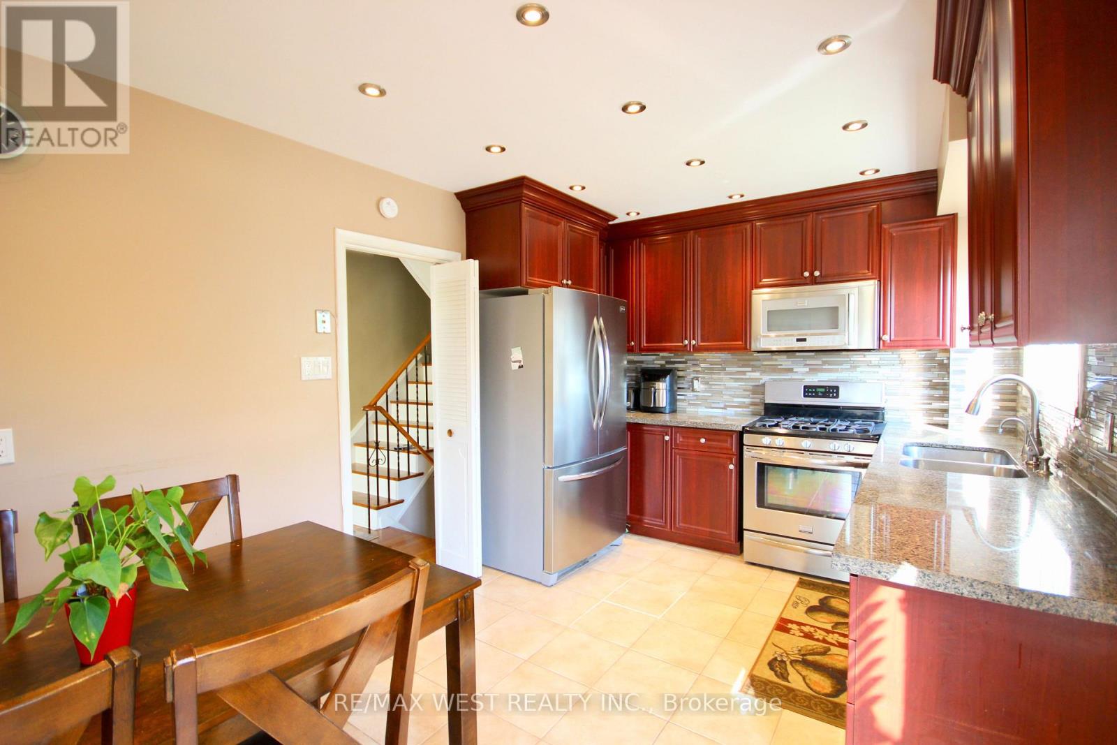 Photo 39 of 84 Orpington Crescent, Toronto ON