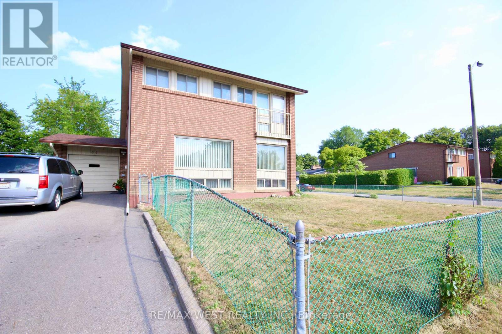 Photo 18 of 84 Orpington Crescent, Toronto ON