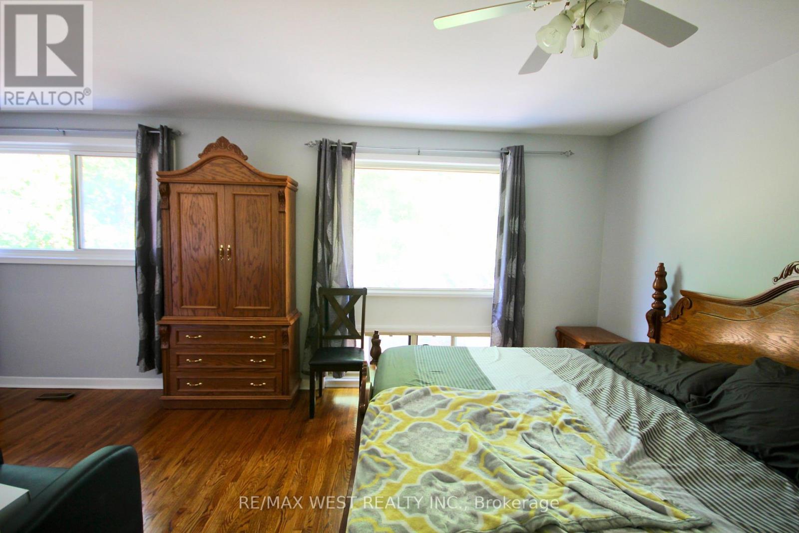 Photo 6 of 84 Orpington Crescent, Toronto ON
