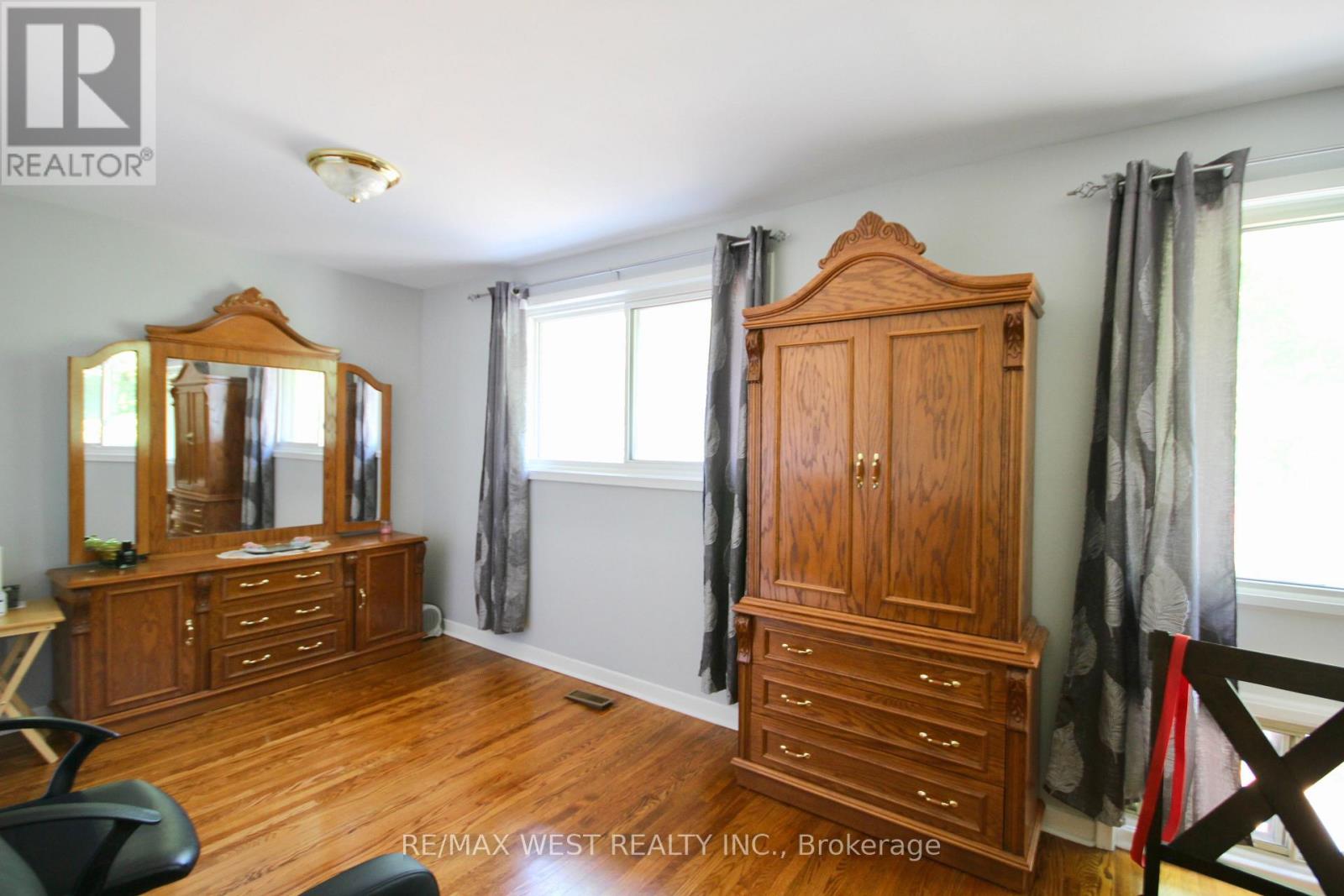 Photo 41 of 84 Orpington Crescent, Toronto ON