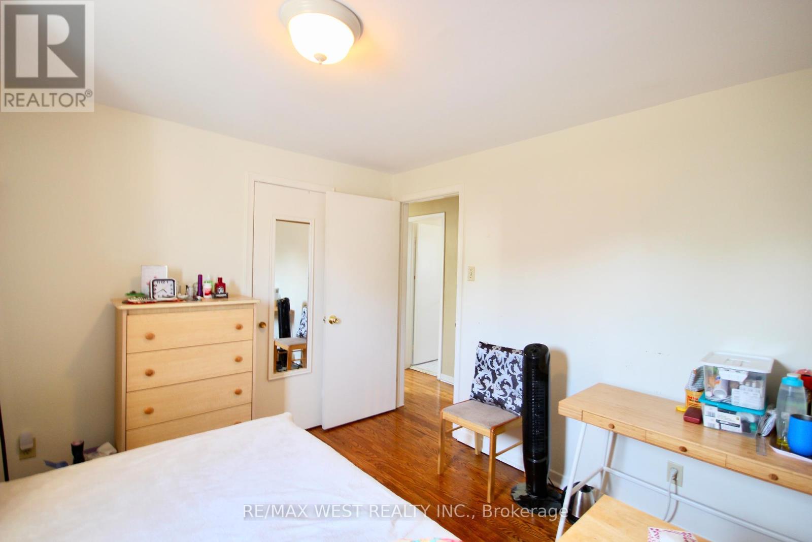 Photo 31 of 84 Orpington Crescent, Toronto ON