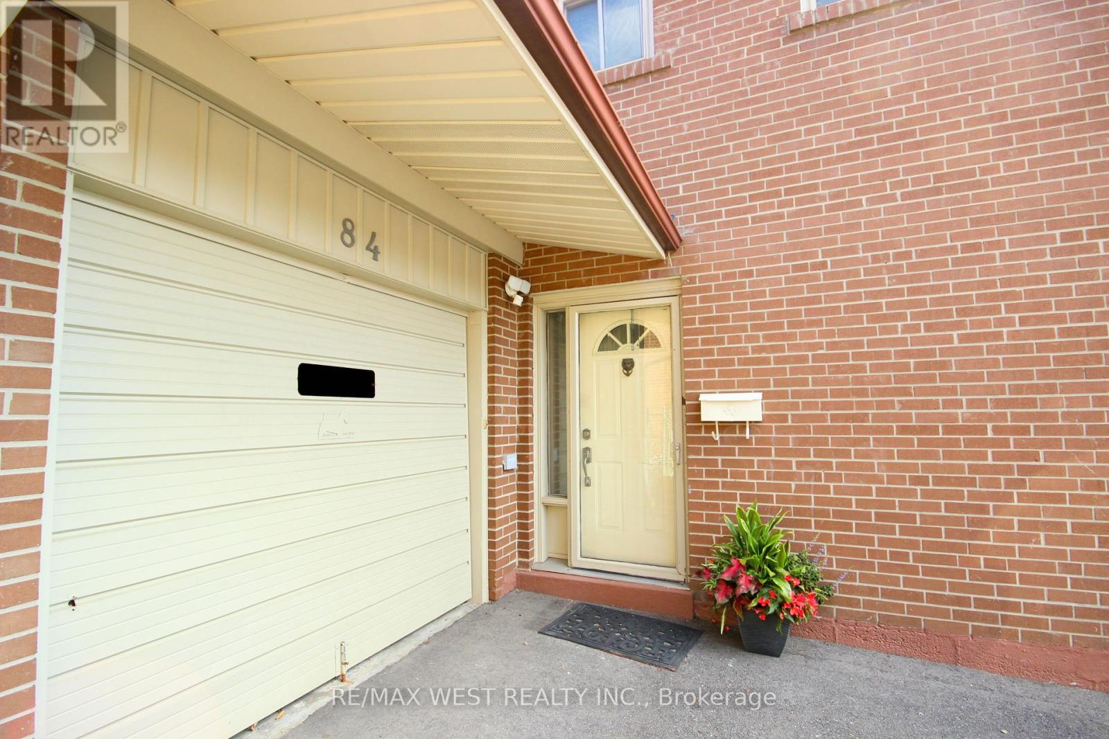 Photo 29 of 84 Orpington Crescent, Toronto ON