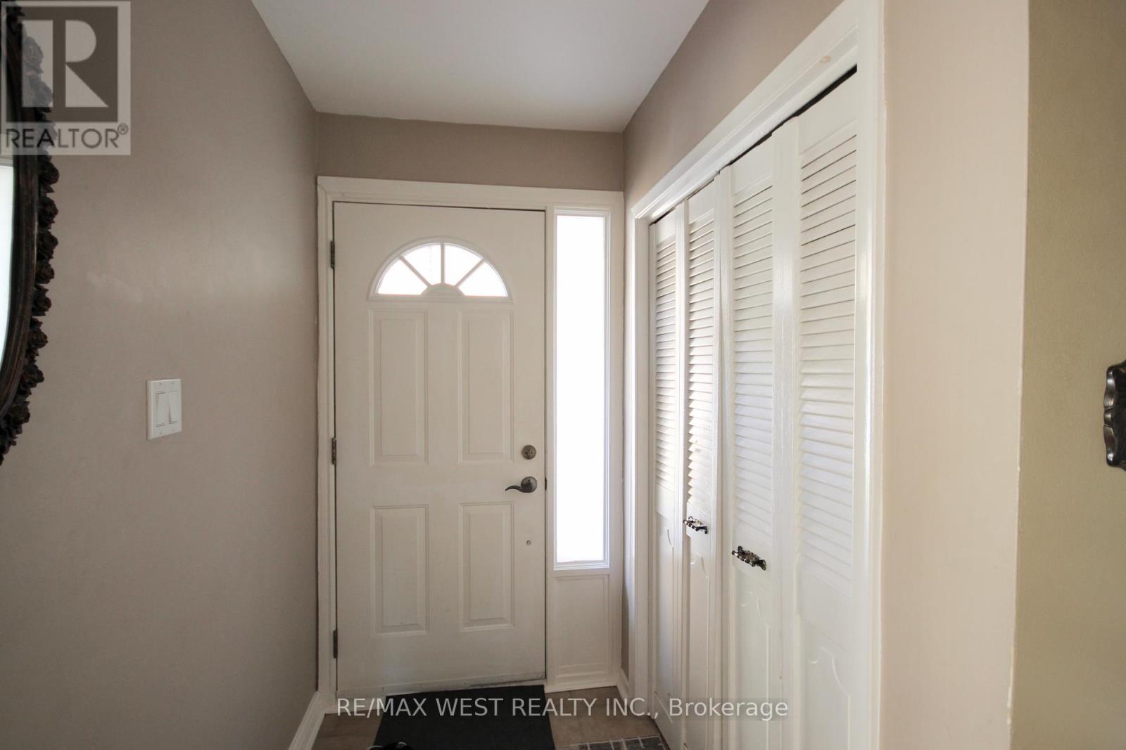 Photo 1 of 84 Orpington Crescent, Toronto ON