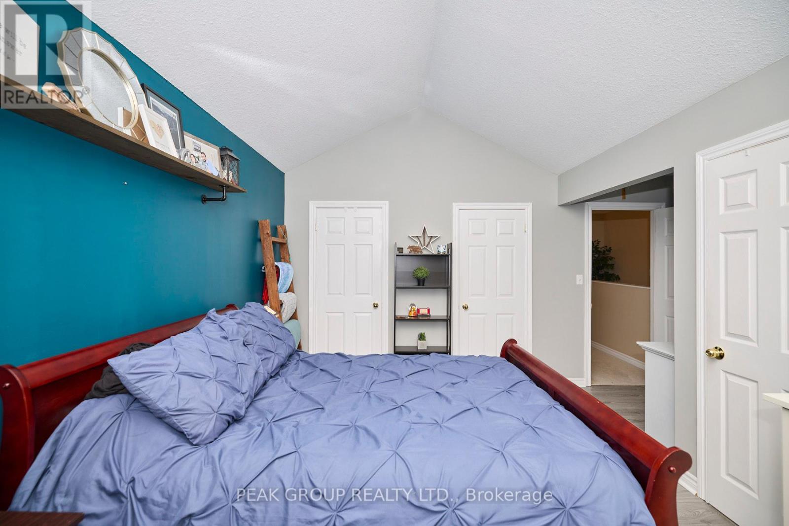 Photo 21 of 4 6263 Valley Way, Niagara Falls ON