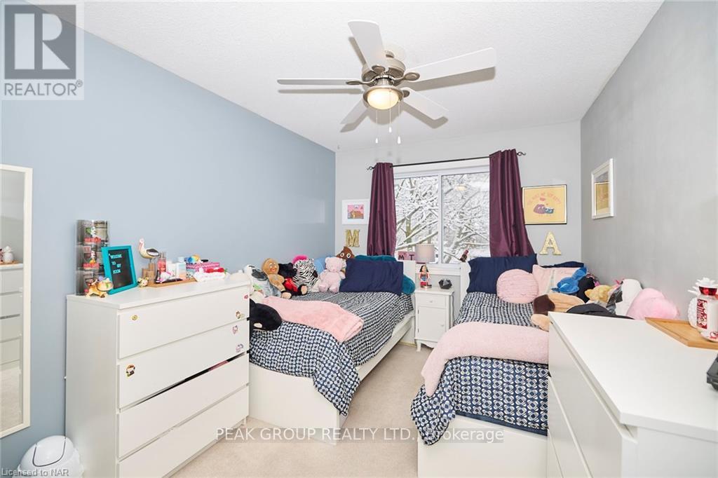 Photo 13 of 4 6263 Valley Way, Niagara Falls ON