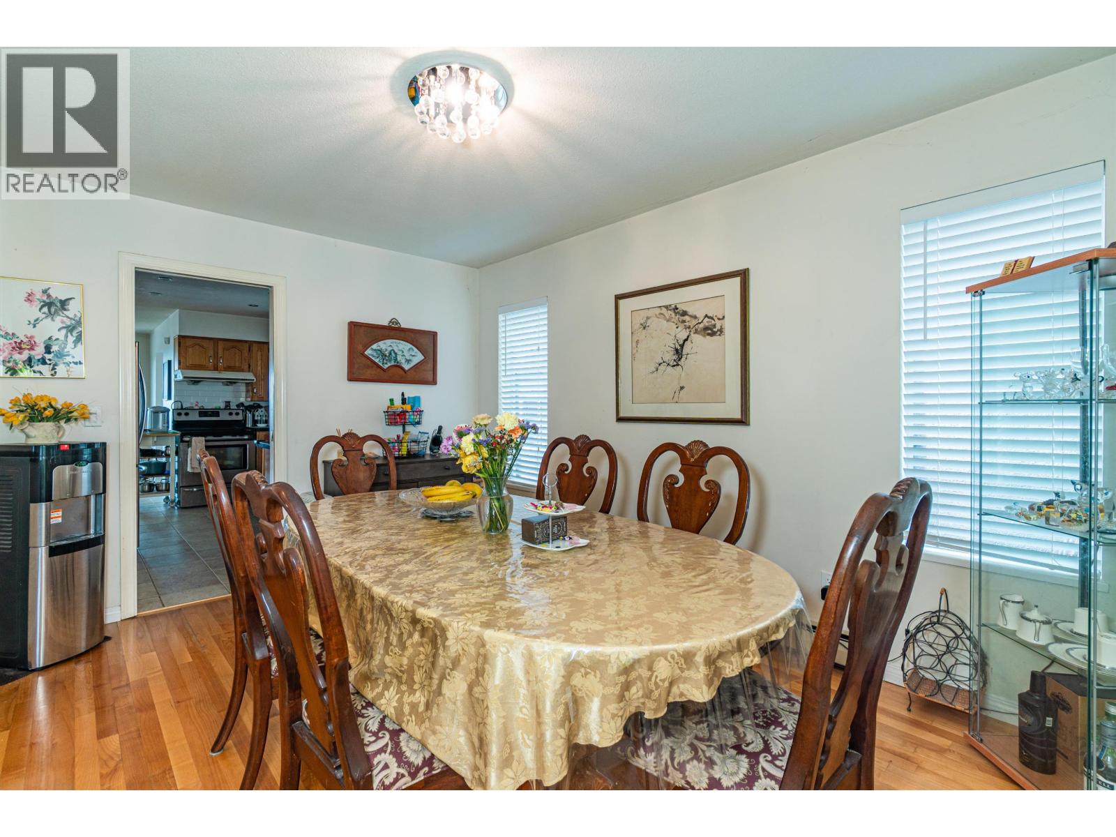 Photo 10 of 111 Grosvenor Avenue, Burnaby BC