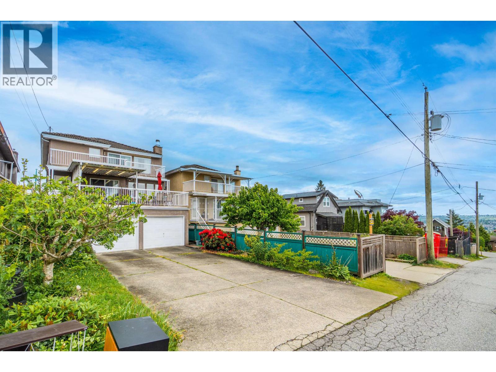 Photo 32 of 111 Grosvenor Avenue, Burnaby BC