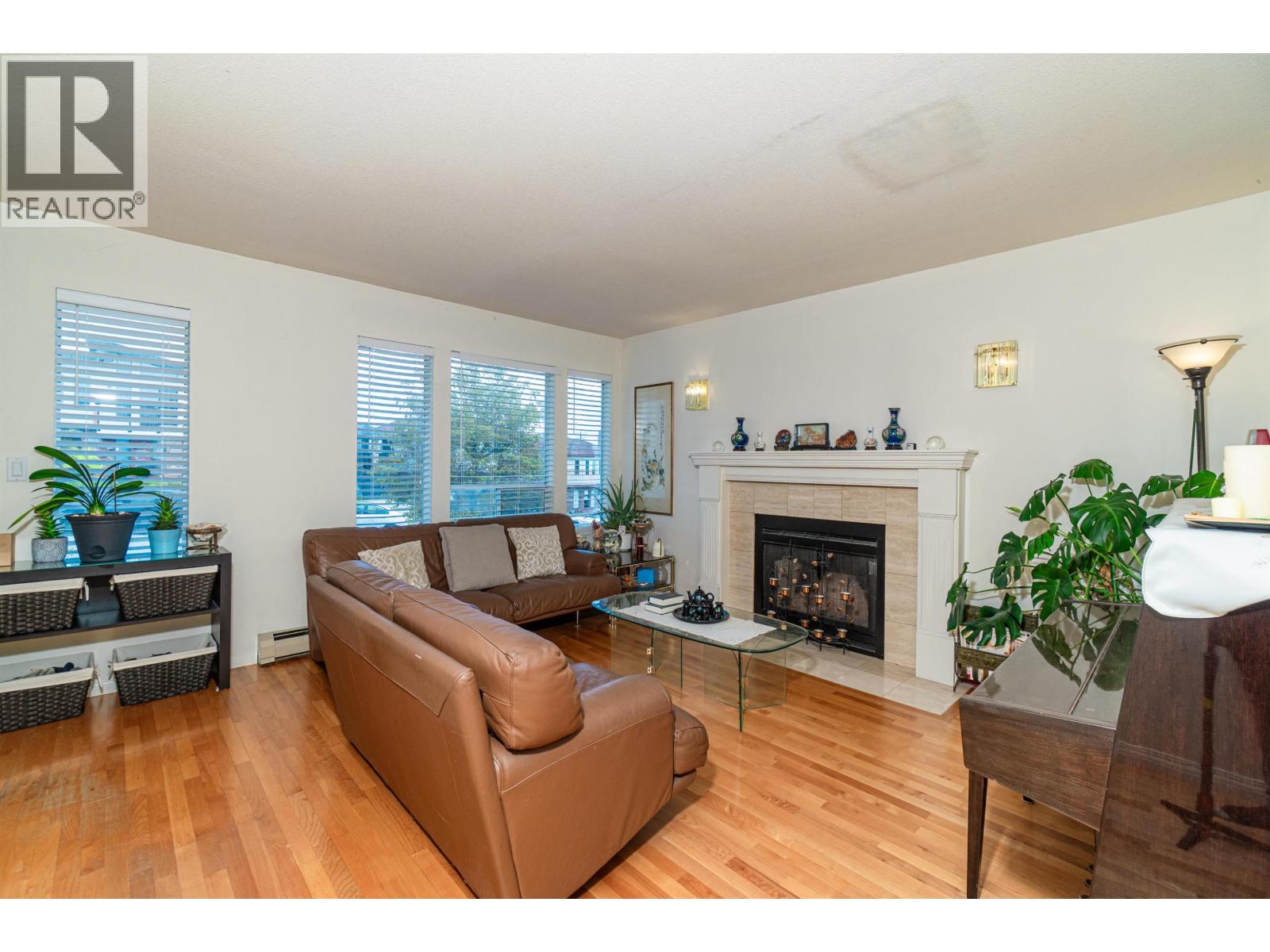 Photo 7 of 111 Grosvenor Avenue, Burnaby BC