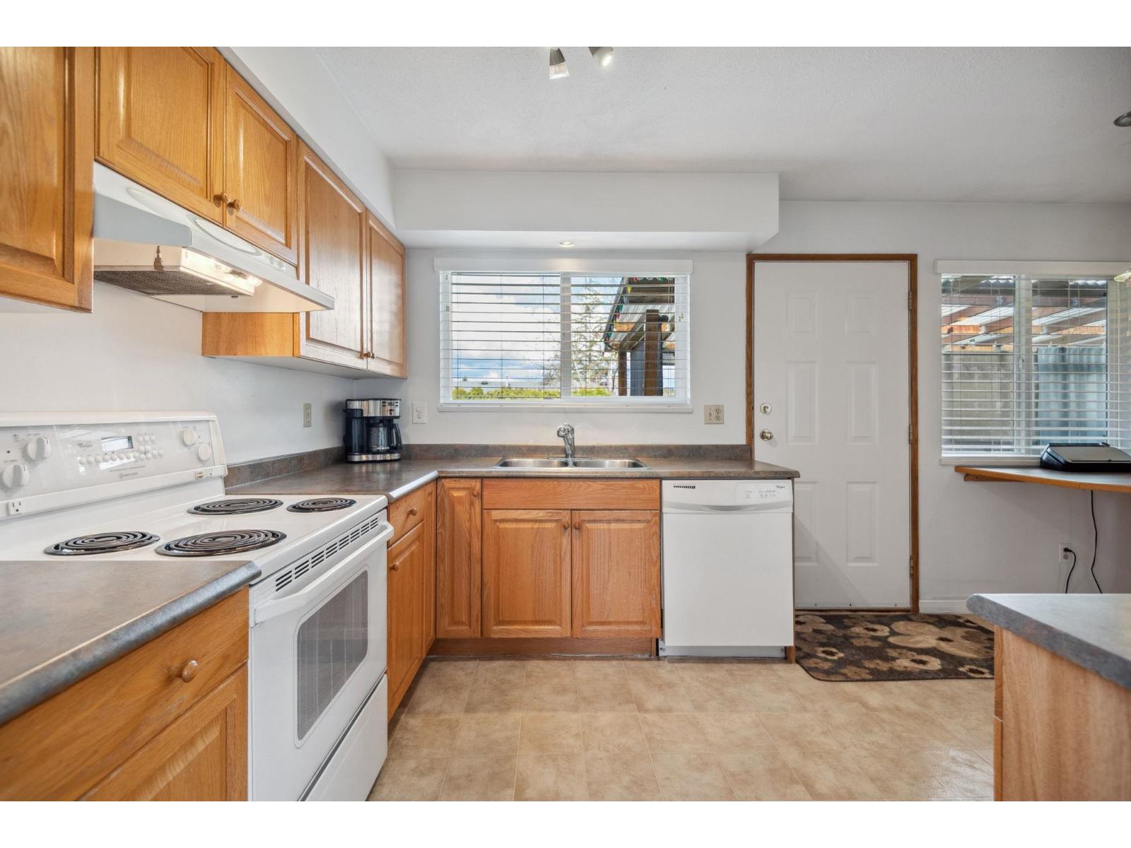 Photo 19 of 21247 94 B Avenue, Langley BC