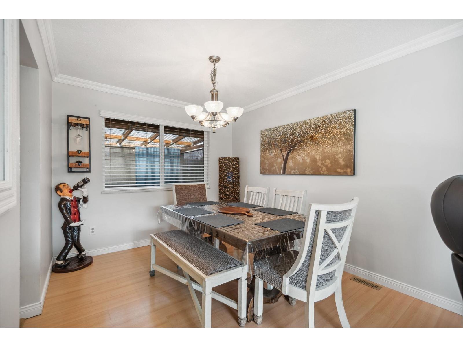 Photo 4 of 21247 94 B Avenue, Langley BC