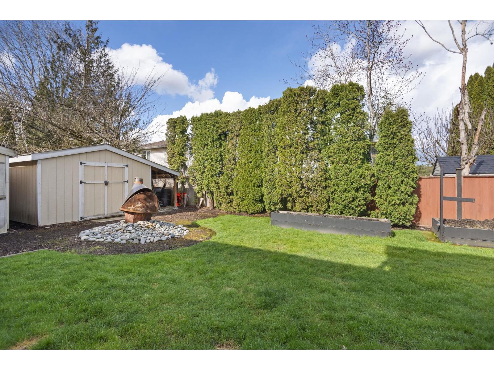 Photo 9 of 21247 94 B Avenue, Langley BC