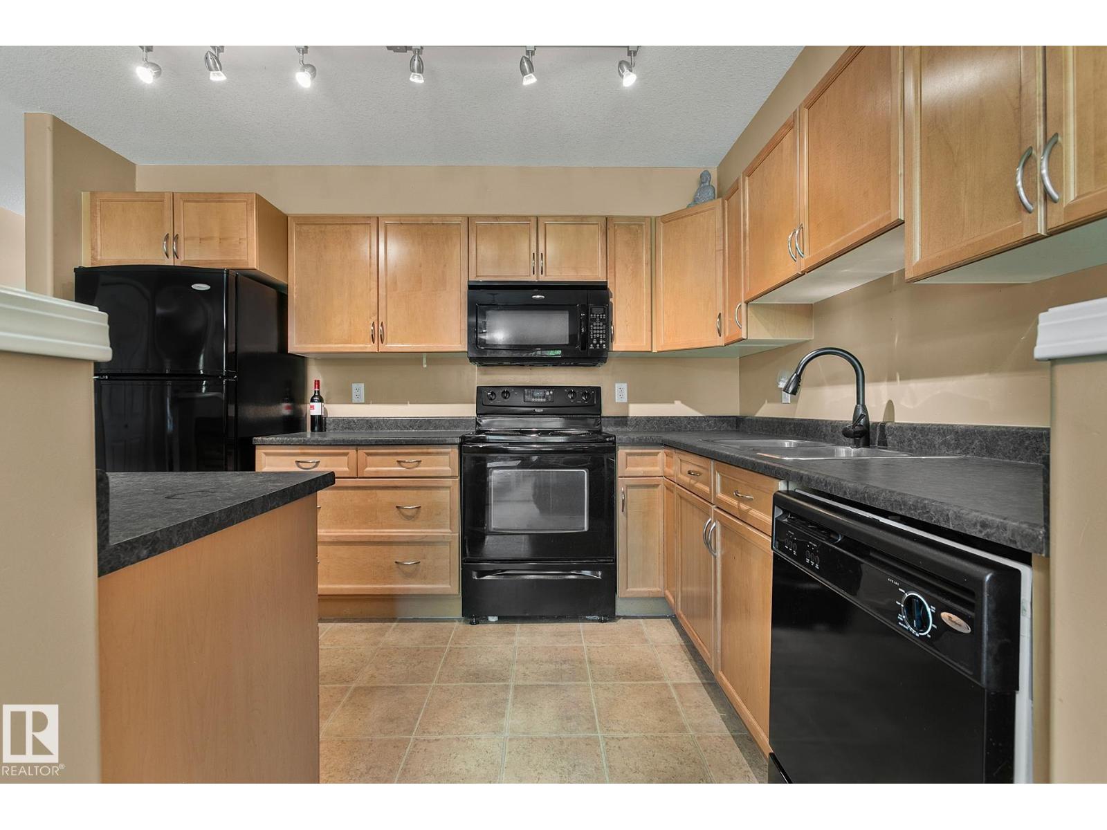 Photo 37 of 110 1589 Glastonbury Bv Nw, Edmonton AB