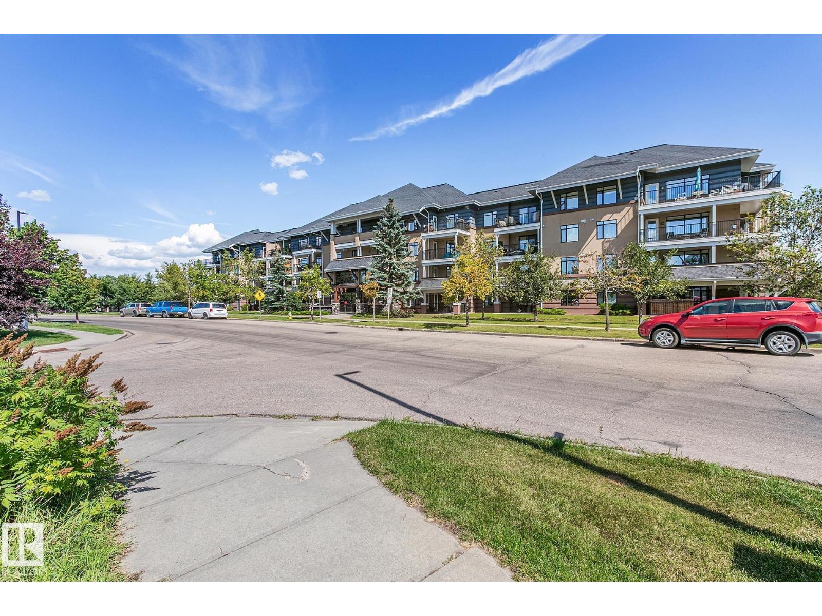 Photo 4 of 110 1589 Glastonbury Bv Nw, Edmonton AB