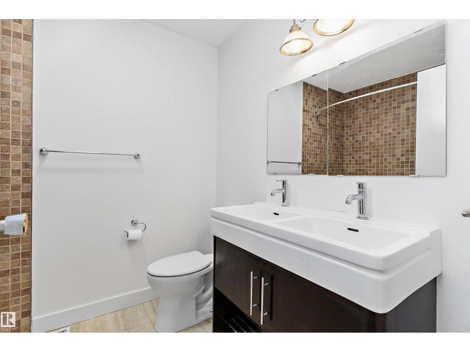 Photo 22 of 9328 175 Av Nw, Edmonton AB