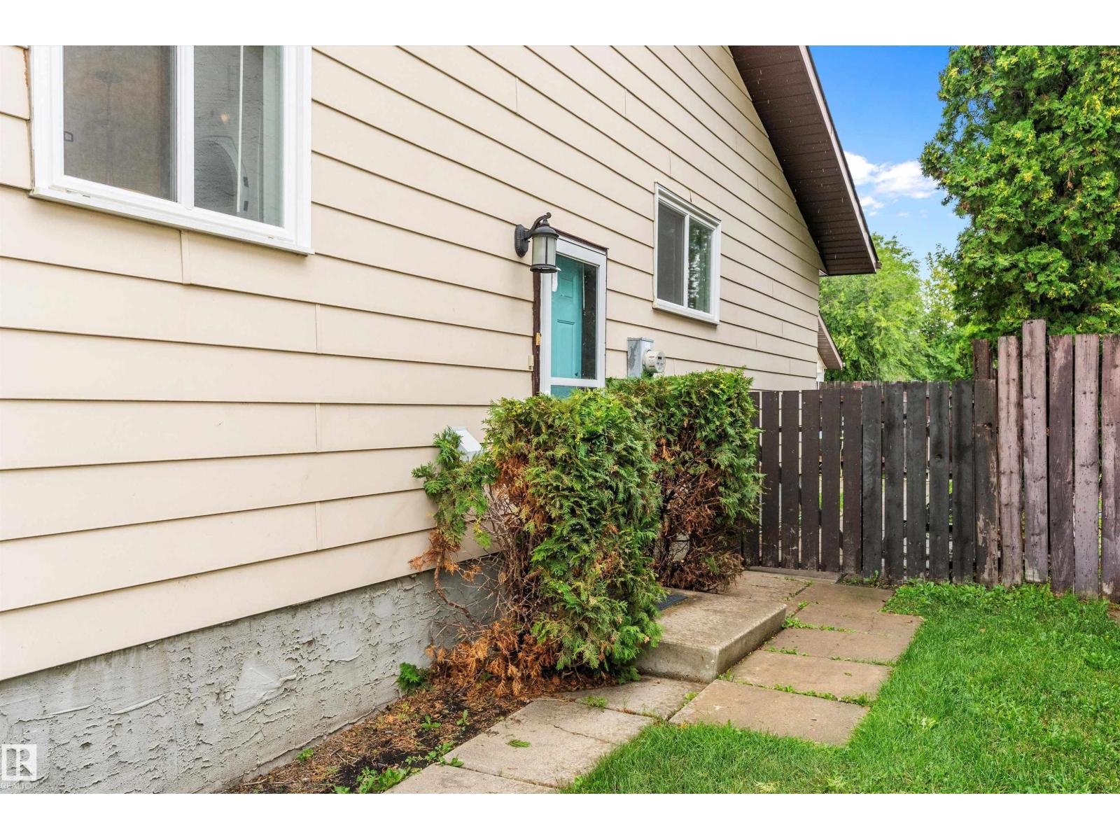 Photo 33 of 9328 175 Av Nw, Edmonton AB
