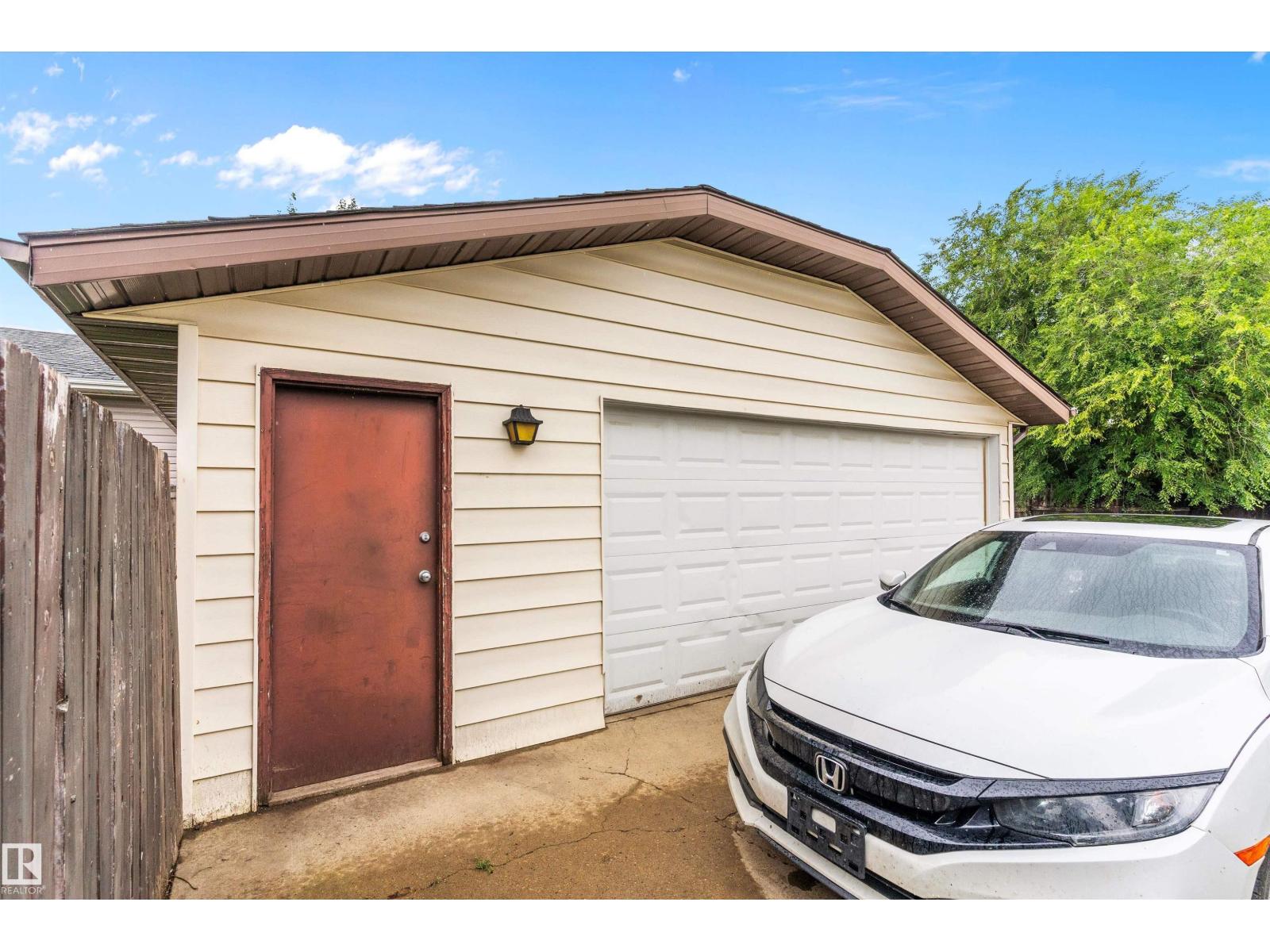 Photo 37 of 9328 175 Av Nw, Edmonton AB
