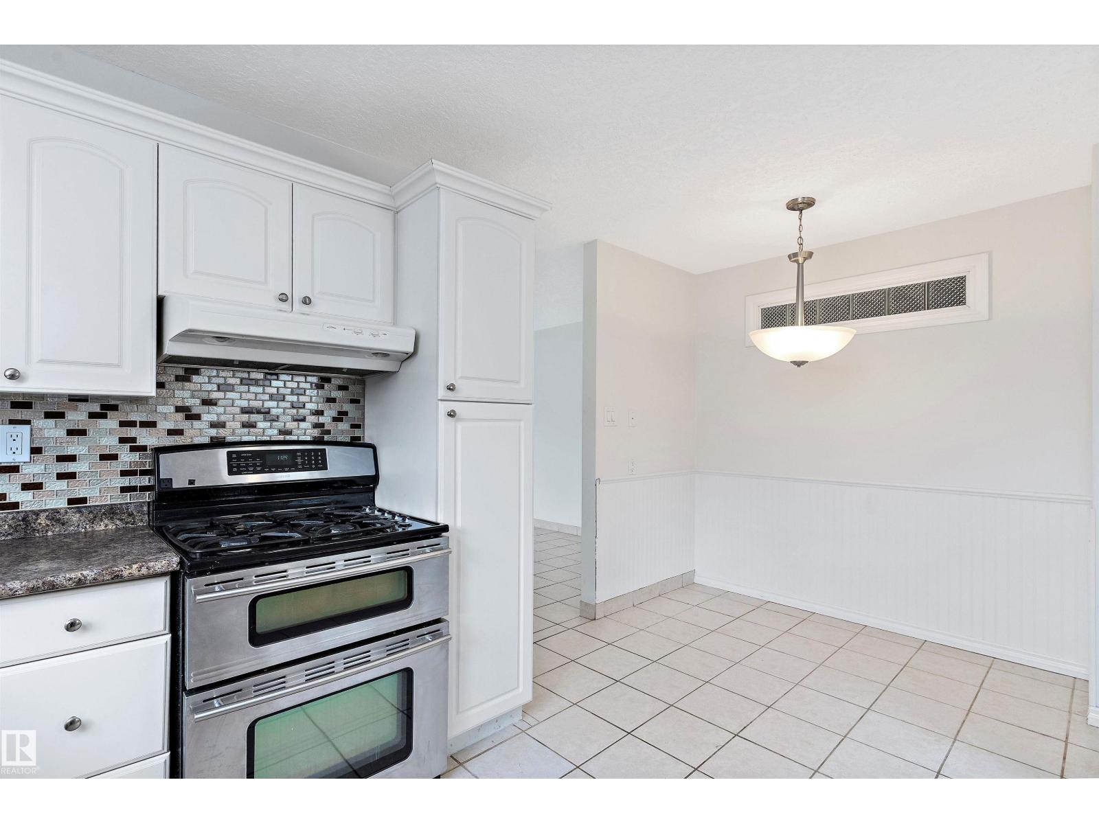 Photo 5 of 9328 175 Av Nw, Edmonton AB